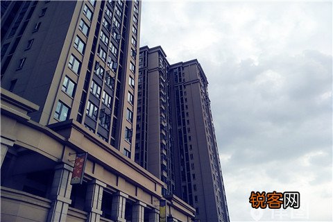 父母全额出资买房给自己子女是什么财产？