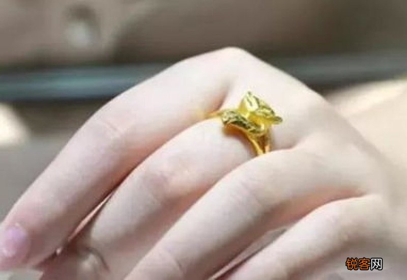 金戒指戴左手还是右手