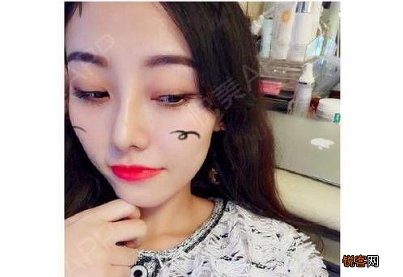 猫耳朵烫鼻子凉的