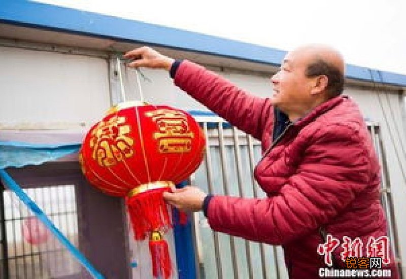 大年三十挂灯笼上午好还是下午好