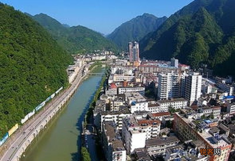 汉中市镇巴县城有多少人口