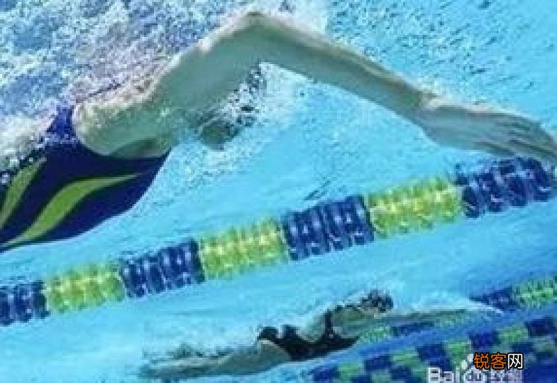 游泳怎么踩水？游泳踩水技巧图解