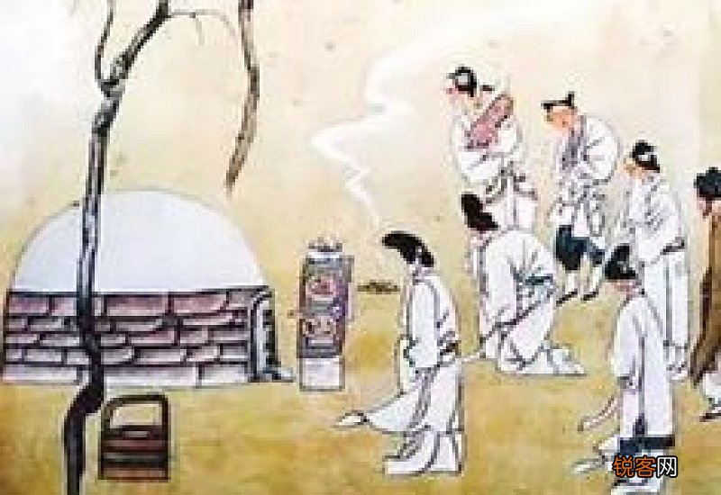 清明节上坟贡品是摆供着好还是扔在地上好