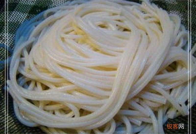 泡洗粉用冷水泡还是热水泡