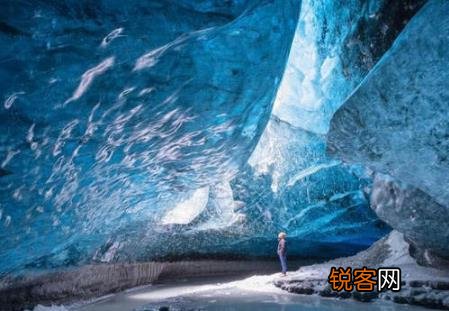 冰岛的冰洞又称大冰洞、蓝冰洞 全天然形成非常美丽