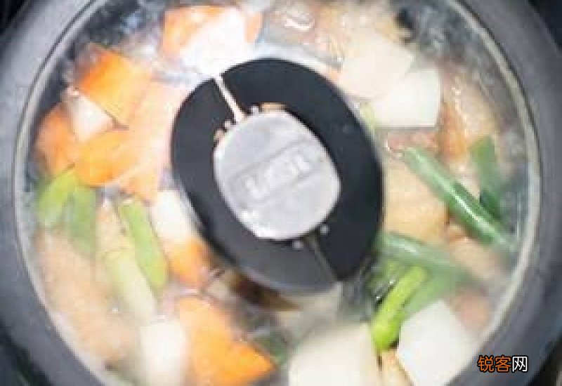 炖肉搭配什么菜好吃 炖肉里放什么菜好吃