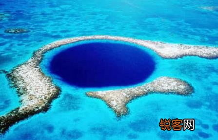 美丽的海洋之眼大蓝洞 潜水爱好者的乐园
