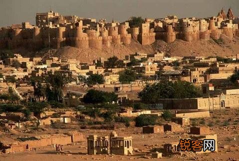 古印加奇姻王国首都废墟地下陵寝的宝藏