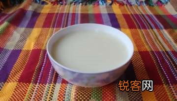 喝豆浆时应该怎么放糖