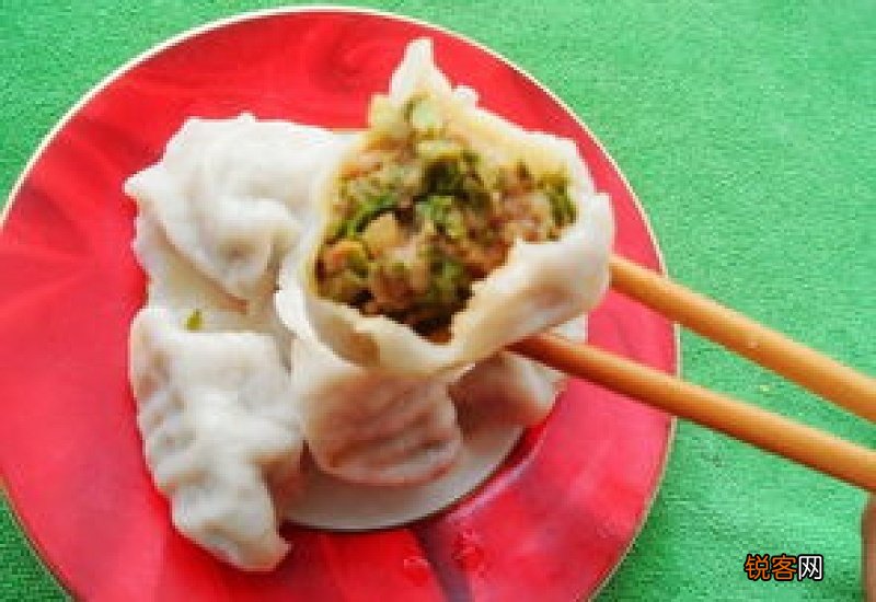 香椿饺子馅肉的好还是素的好