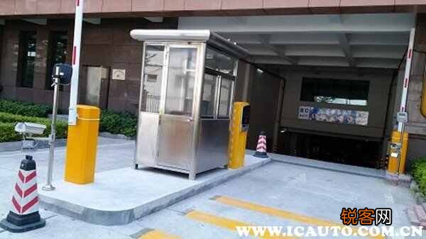 无车位车子不让进小区违法吗