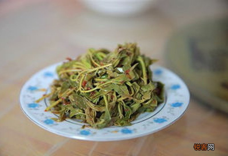 炸香椿鱼要提前腌吗