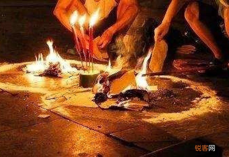 烧纸钱画圈开口朝哪个方向