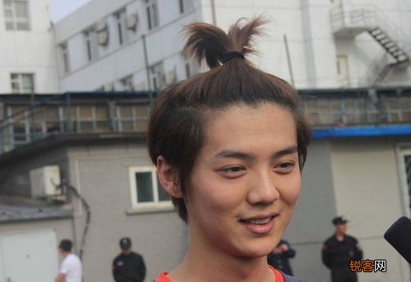 男的用素颜霜会被看出来吗
