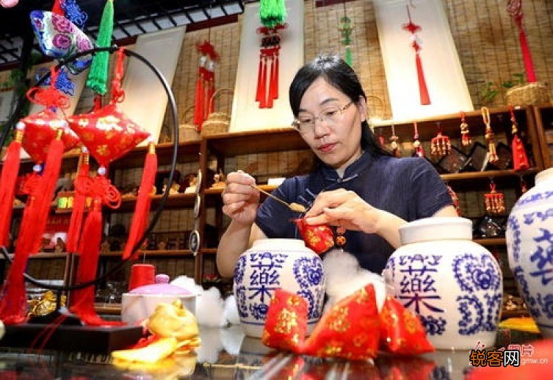 端午香包能香几天
