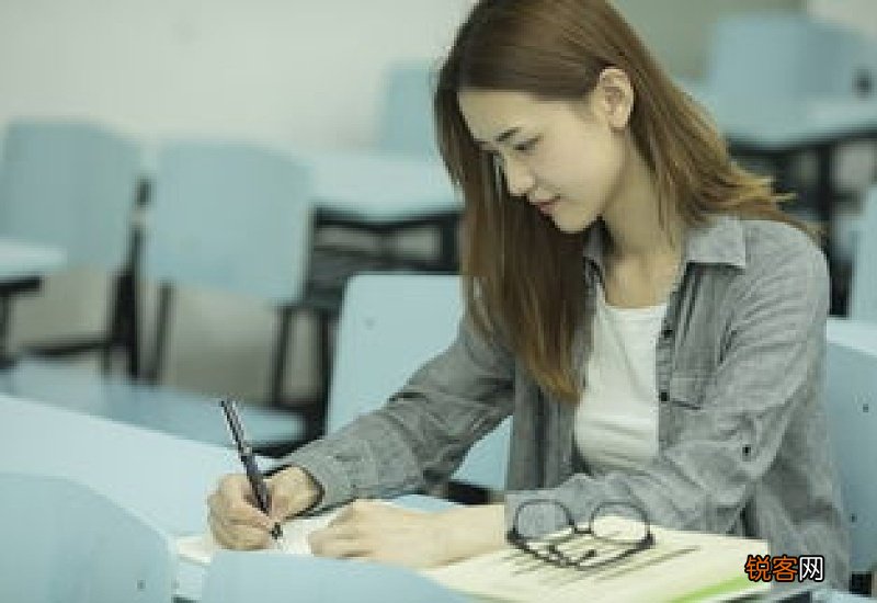 2021退休老师可以办课外辅导班吗