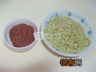 芹菜猪肉馅饼的做法