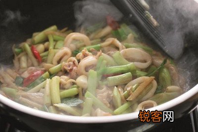 芹菜炒花枝