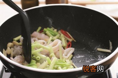 芹菜炒花枝