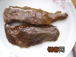 熏牛肉炒萝卜丝的做法
