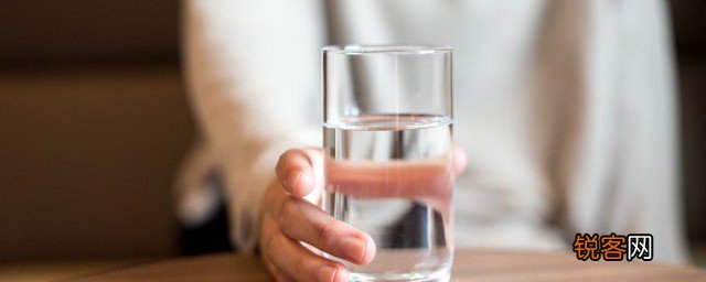 开水放冰箱多久可以凉 开水放冰箱放凉需要多久