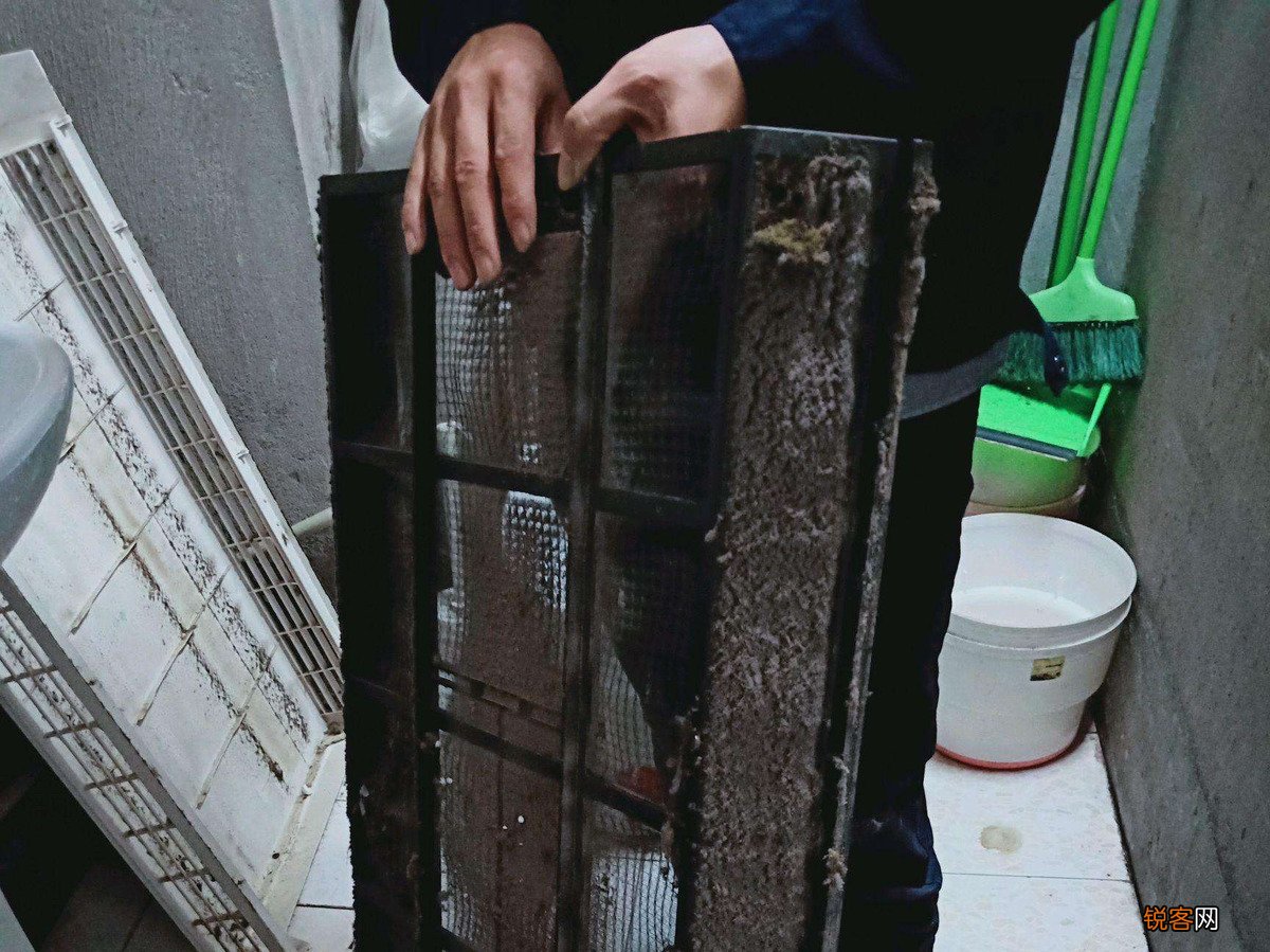 空调出现难闻的异味怎么处理,怎么处理呢？