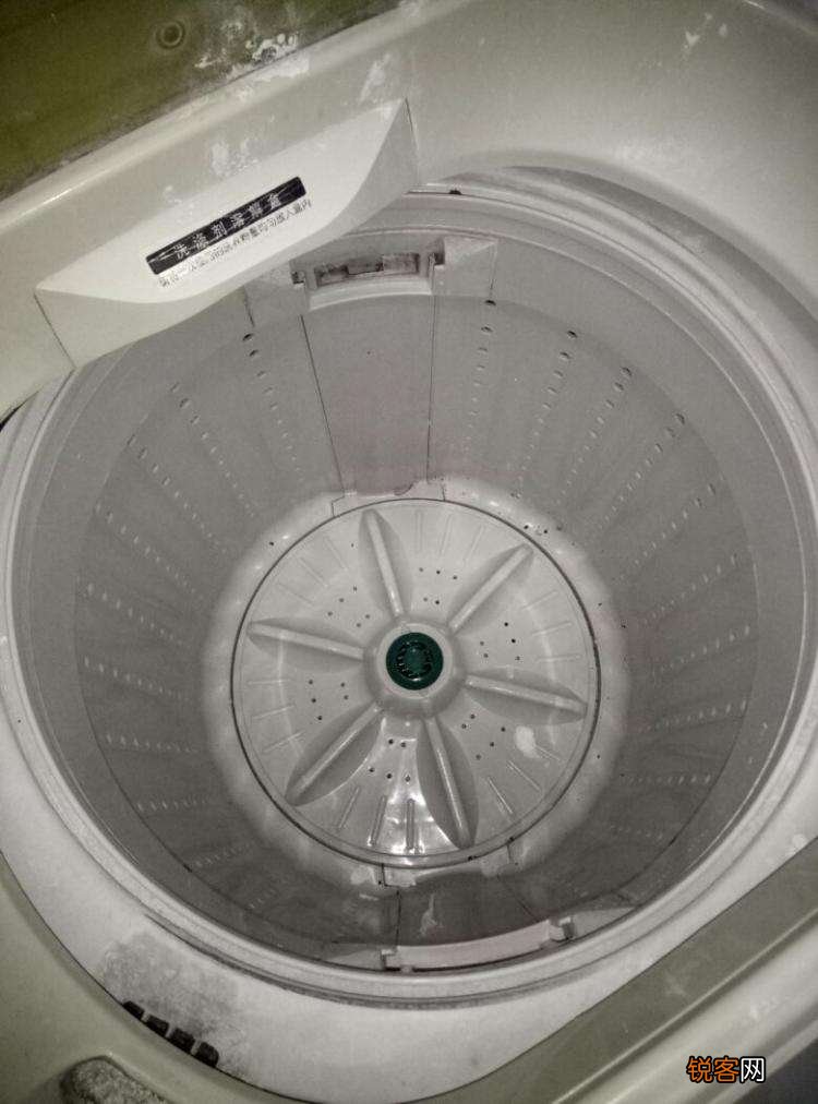 洗衣机进水口漏水怎么办 为什么洗衣机漏水