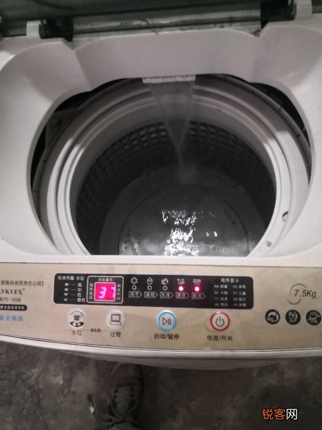 全自动洗衣机只正转不反 全自动洗衣机为什么不转