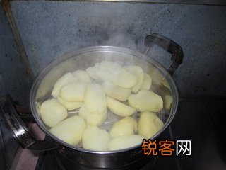 香肉土豆泥的做法