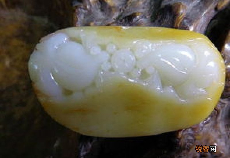 羊脂白玉能合碧玺一起带吗