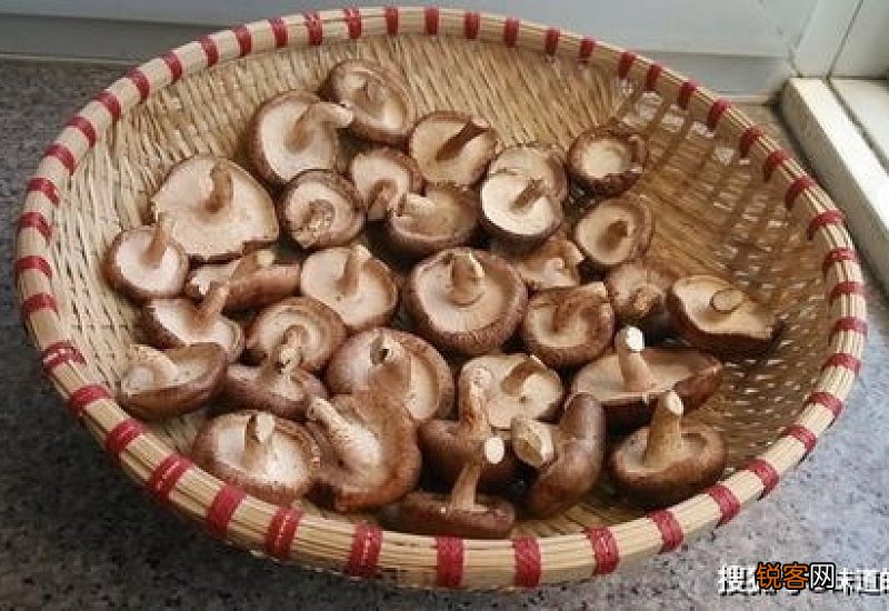 香菇是晾干的还是晒干的
