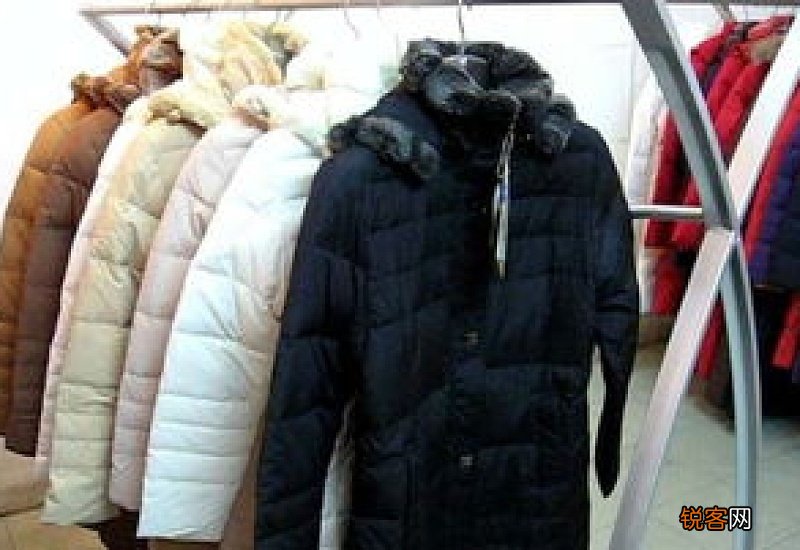 羽绒服洗衣机能洗吗 羽绒服洗了以后一坨一坨的怎么办