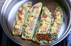 肉酱奶酪烤茄子
