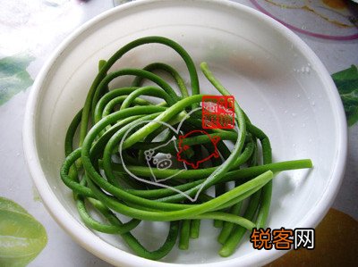 凉拌蒜苗丝
