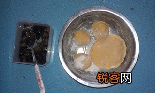 玫瑰蜜豆南瓜饼的做法