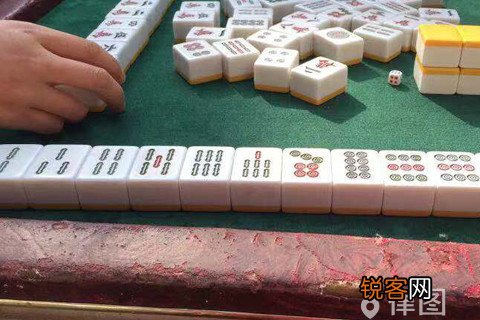 赌博行为成立犯罪的该判刑多久？