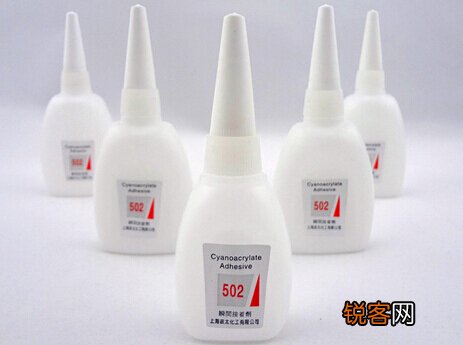 502胶水怎么洗掉？怎么去除衣服上的胶水