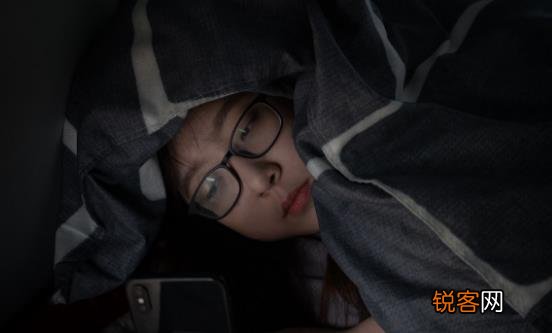 长期熬夜会让人发胖 想减肥首先要改掉熬夜的习惯
