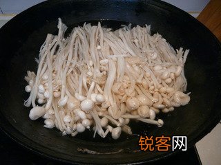 剁椒红油金针菇的做法