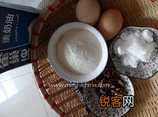 樱桃冰淇淋蛋糕的做法