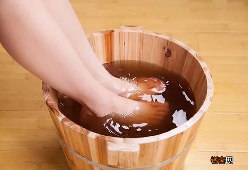 隔夜艾叶水还能泡脚吗