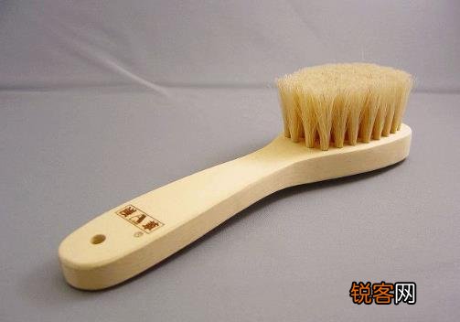 你一定要知道的衣物护理小技巧 毛衣皮衣羽绒服护理