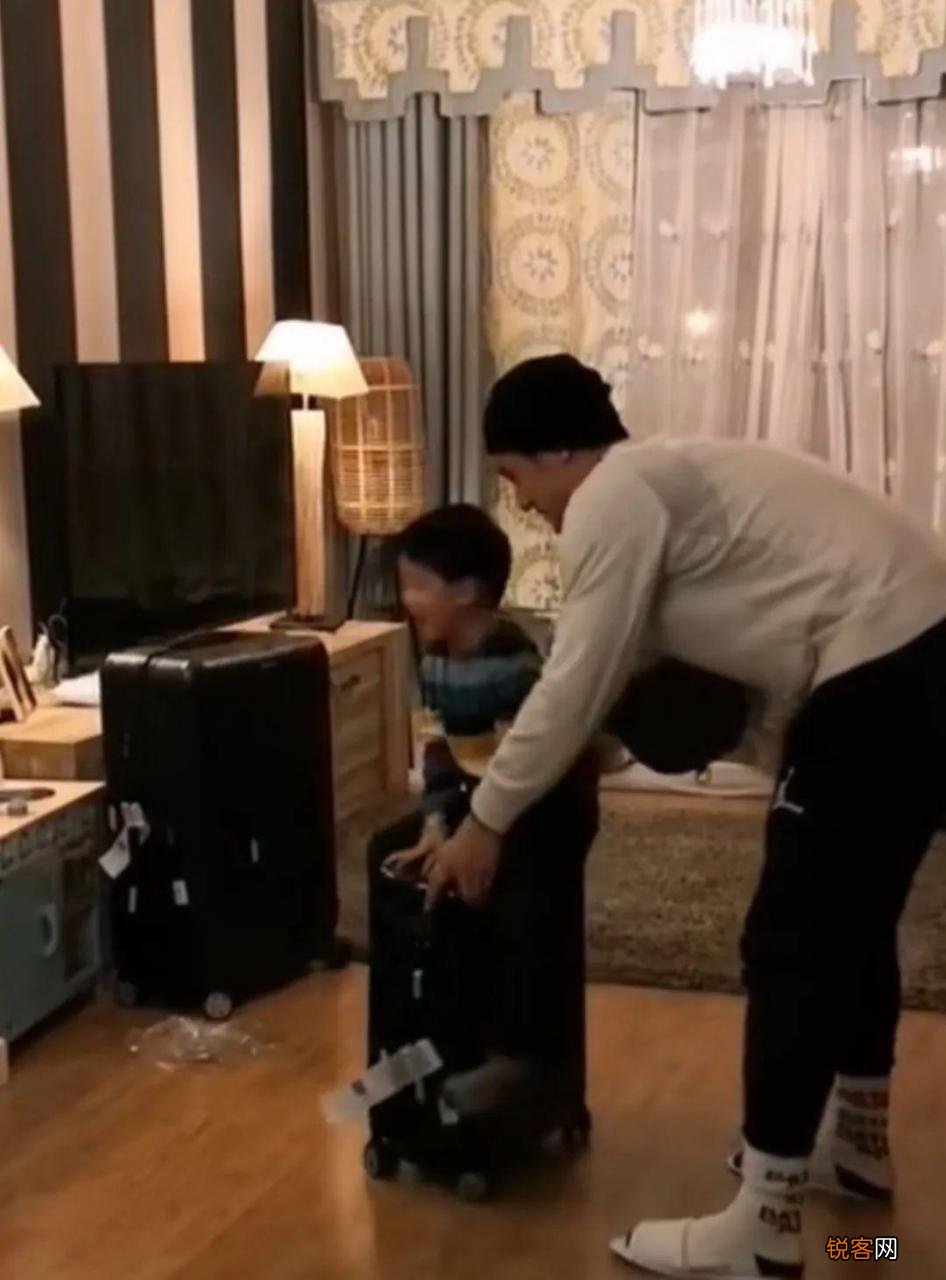 蒋劲夫现状如何隐婚生子了吗 蒋劲夫真的家暴了吗