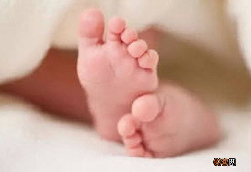 晚上睡觉穿袜子好还是光脚好 为什么不能穿袜子睡觉