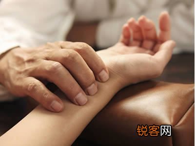 察颜切脉先辨阴阳