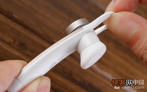 持久续航小霸王 华为荣耀小口哨耳机优缺点