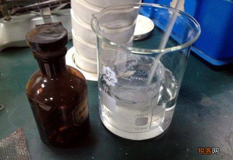 双氧水和酒精可以混在一起放吗