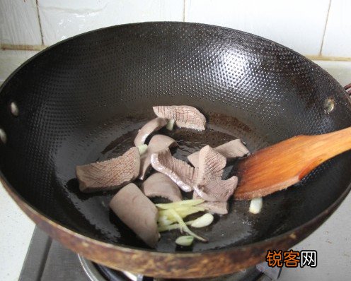 韭黄炒腰花