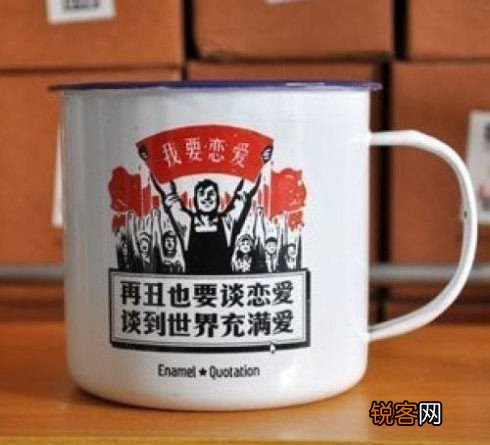 办公室喝水千万别用塑料杯喝水杯应首选玻璃杯