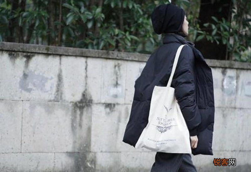 衣服吸灰尘怎么办小妙招 衣服吸灰尘怎么办
